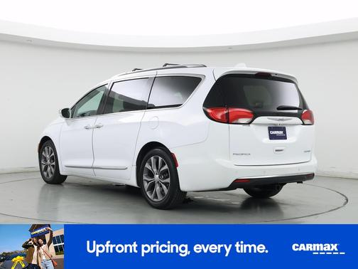 White 2019 Chrysler Pacifica Limited
