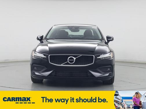 2021 Volvo S60 T6 Momentum