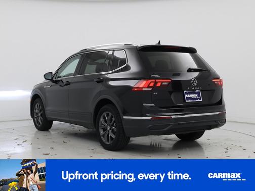 Black 2023 Volkswagen Tiguan SE