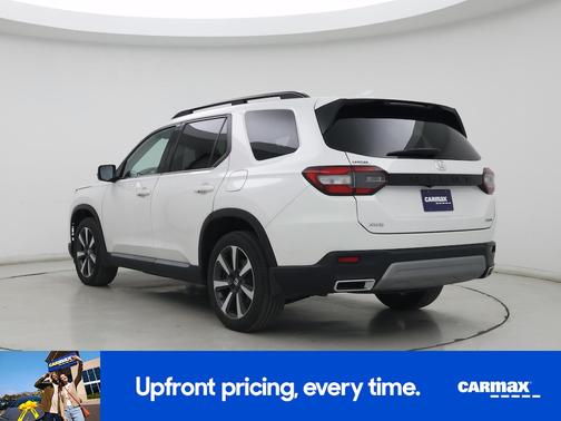 White 2024 Honda Pilot Touring