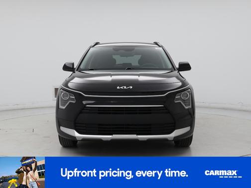 Black 2023 Kia Niro LX