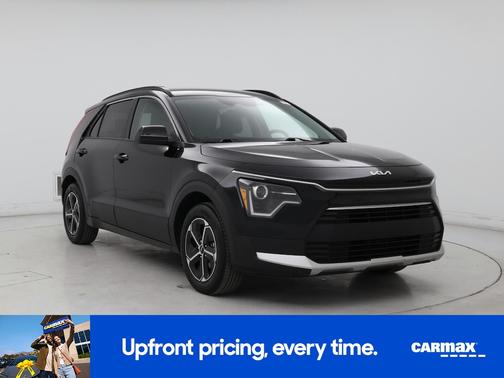 Black 2023 Kia Niro LX