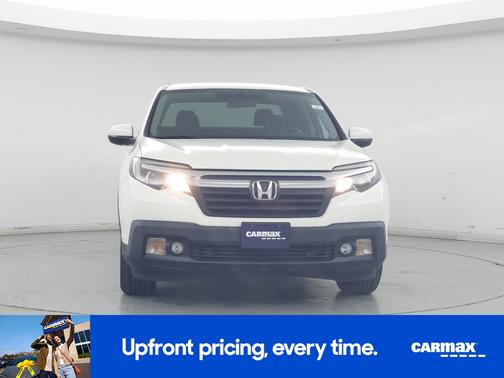 White 2017 Honda Ridgeline RTL