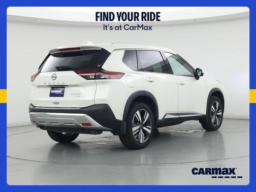 White 2023 Nissan Rogue Platinum