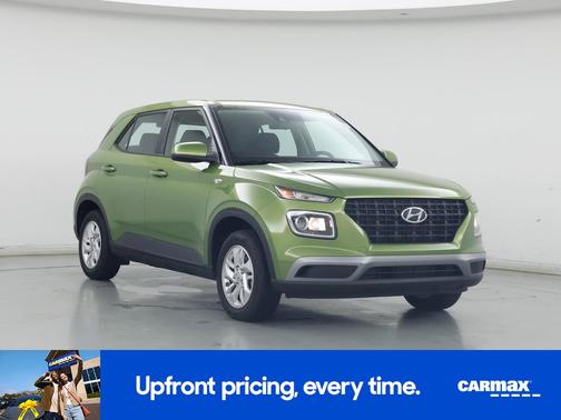 Green 2022 Hyundai VENUE SE