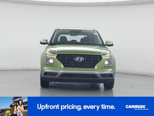 Green 2022 Hyundai VENUE SE