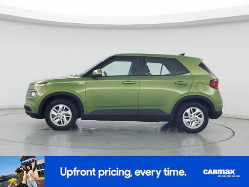 Green 2022 Hyundai VENUE SE