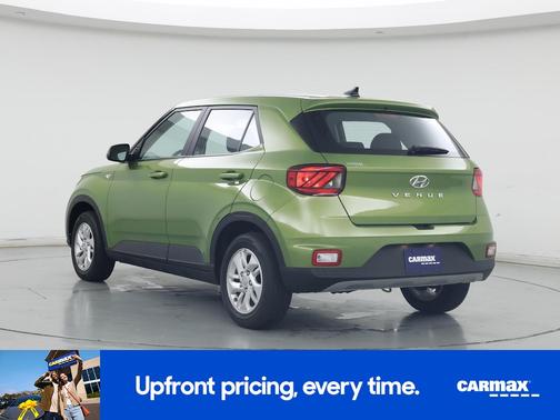 Green 2022 Hyundai VENUE SE
