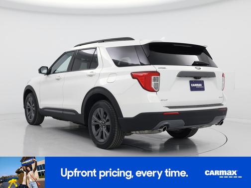 White 2023 Ford Explorer XLT