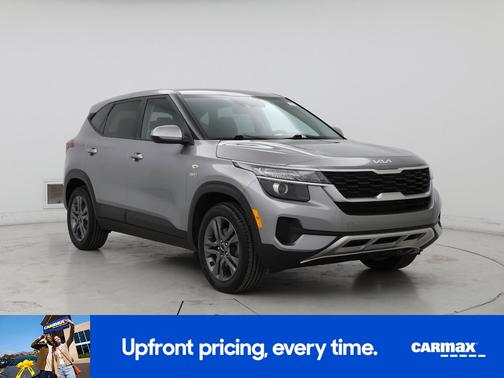 Gray 2023 Kia Seltos LX