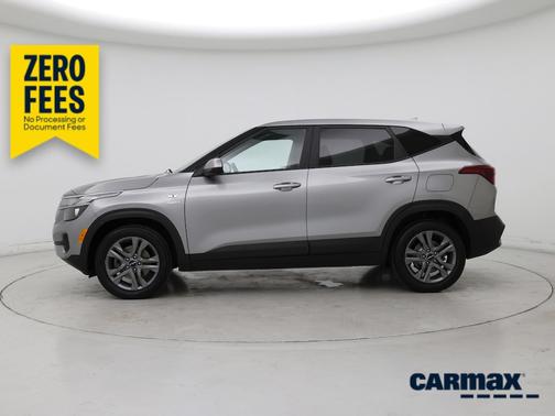 Gray 2023 Kia Seltos LX
