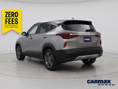 Gray 2023 Kia Seltos LX