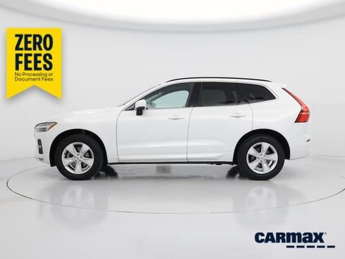 White 2022 Volvo XC60 B5 Momentum