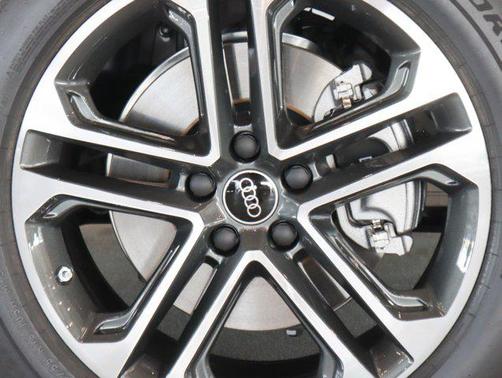 2025 Audi Q5 Premium