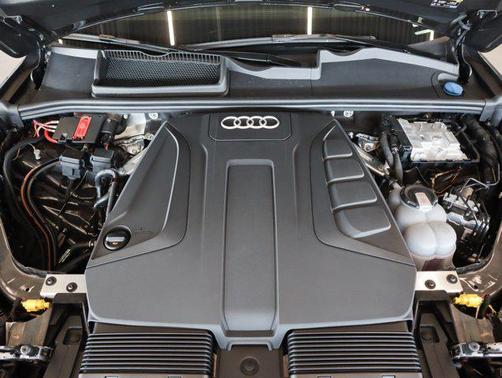 Samurai Gray Metallic 2026 Audi Q7 45 Premium Plus