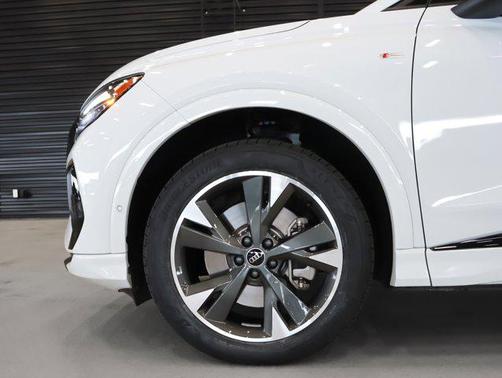 2024 Audi Q4 e-tron Premium Plus 50 quattro