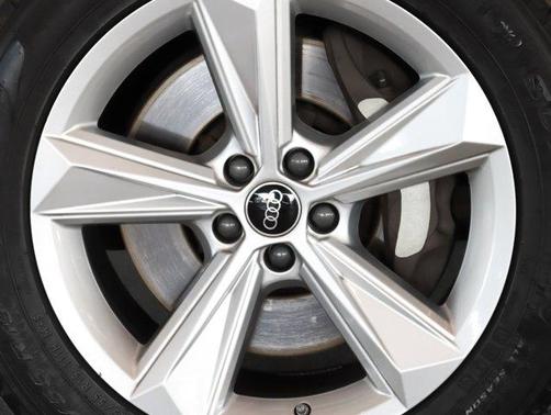 2024 Audi Q7 45 Premium