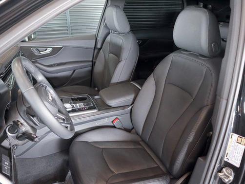 2024 Audi Q7 45 Premium