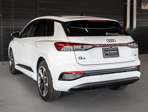 2024 Audi Q4 e-tron Premium Plus 55 quattro