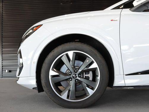 2024 Audi Q4 e-tron Premium Plus 55 quattro