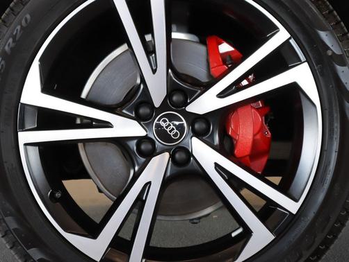 Daytona Gray Pearl Effect 2025 Audi Q5 45 S line Premium Plus