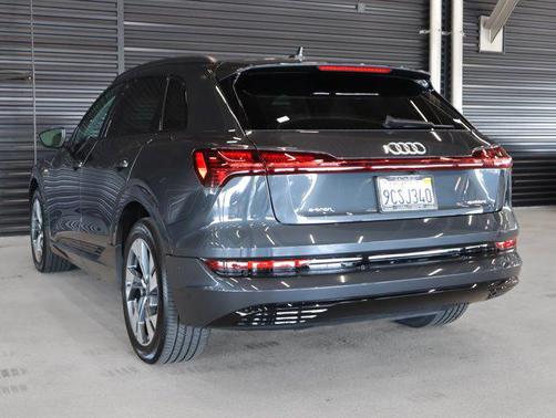 2022 Audi e-tron Premium