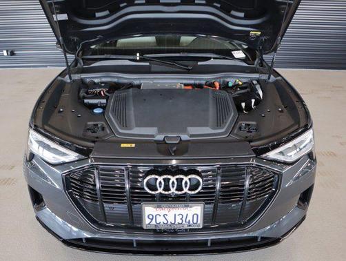 2022 Audi e-tron Premium