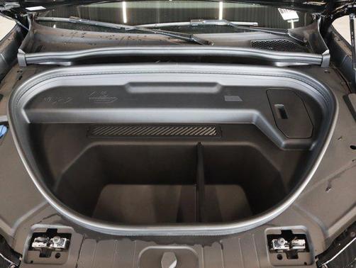 Mythos Black Metallic 2027 Audi Q6 e-tron Premium Plus