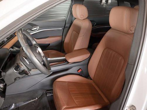 2024 Audi Q8 e-tron Premium Plus