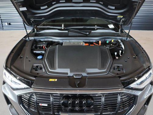 2023 Audi e-tron Sportback S line Premium