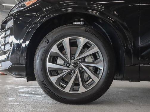 2025 Audi Q6 e-tron Premium quattro