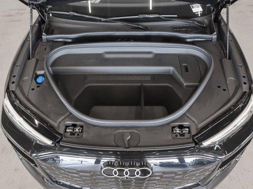 2025 Audi Q6 e-tron Premium quattro