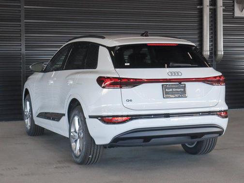 2025 Audi Q6 e-tron Premium