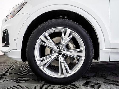 2023 Audi Q8 55 Premium
