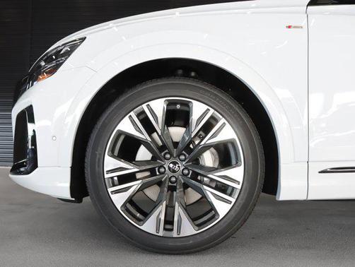 2026 Audi Q8 55 Premium Plus