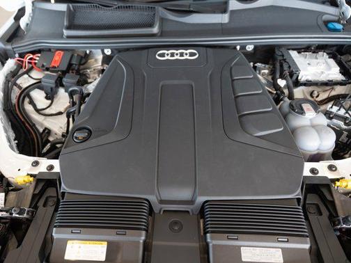 2026 Audi Q7 45 Premium Plus