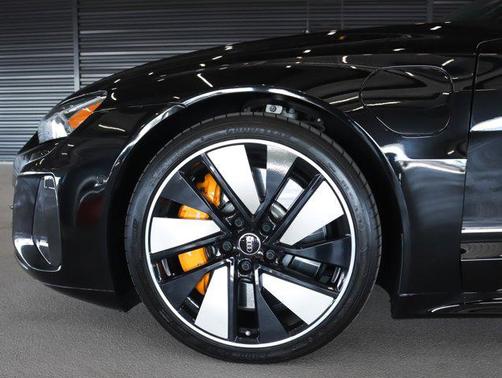 2022 Audi RS e-tron GT quattro