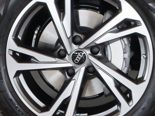 Magnet Gray 2027 Audi Q6 e-tron Premium Plus