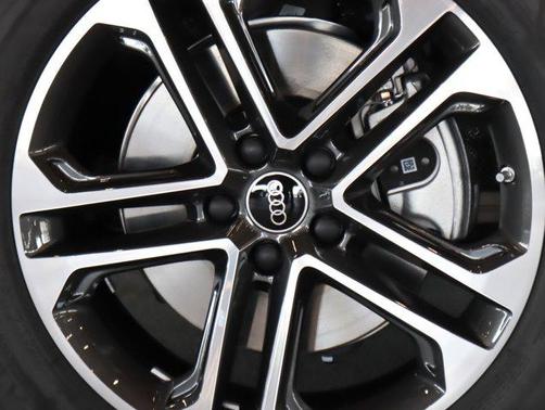 2025 Audi Q5 Premium