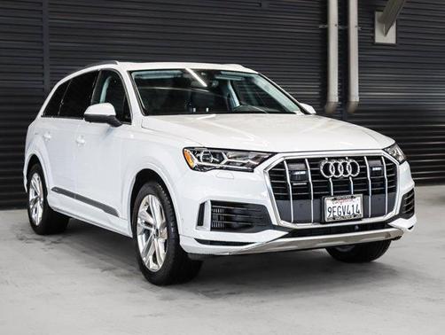2023 Audi Q7 55 Premium Plus
