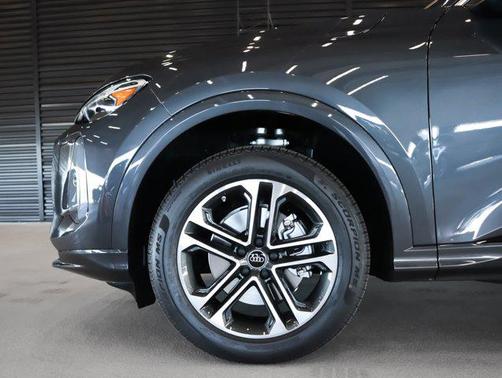 2025 Audi Q5 Premium