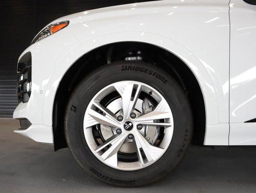 2025 Audi Q6 e-tron Premium Plus