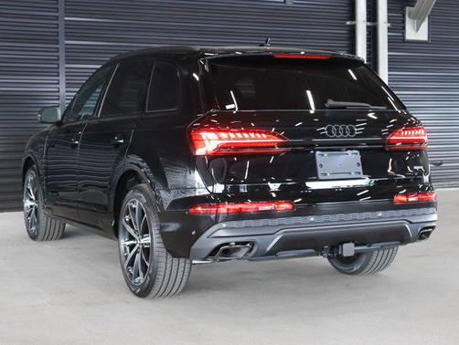 2026 Audi Q7 45 Premium Plus