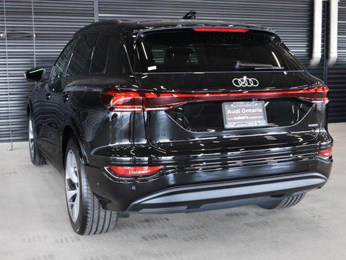 2025 Audi Q6 e-tron Prestige quattro