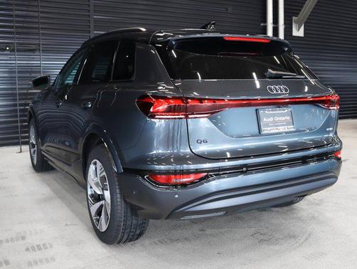 2025 Audi Q6 e-tron Premium Plus quattro