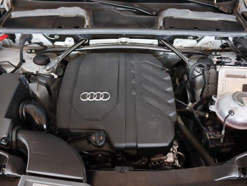 2022 Audi Q5 40 Premium Plus