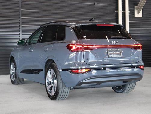 2025 Audi Q6 e-tron Premium Plus quattro