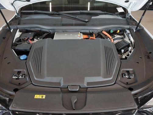 2024 Audi Q8 e-tron Prestige