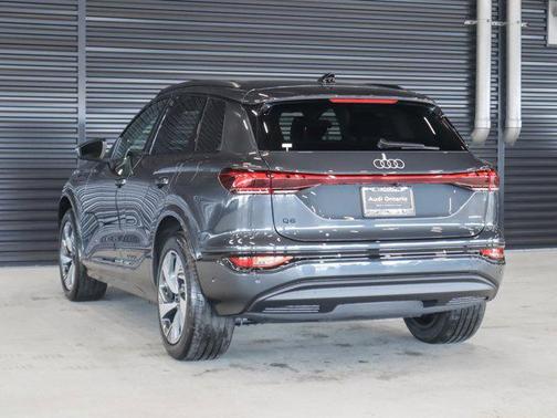 2025 Audi Q6 e-tron Premium Plus quattro