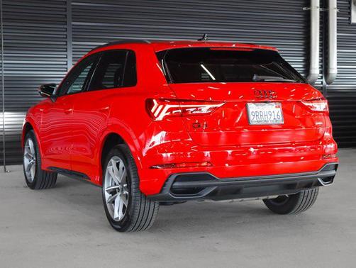 2025 Audi Q3 Premium 45 TFSI S line quattro Tiptronic